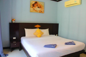 Hollywood Inn Hotel Patong